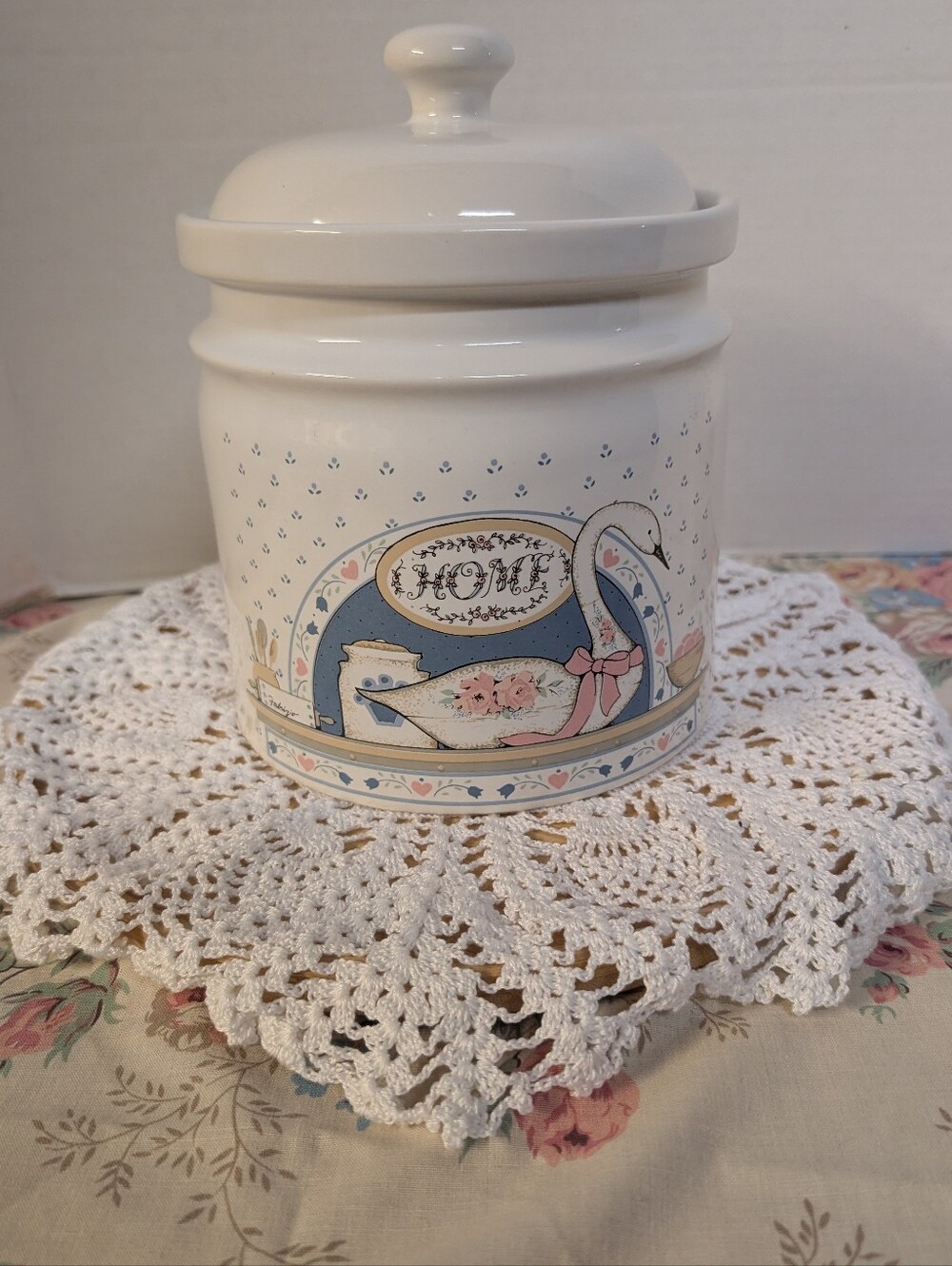 Vintage Country home ceramic cookie jar goose & ribbon kitchen storage canister